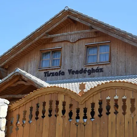Tiszafa Vendeghaz Гостевой дом Szentgal