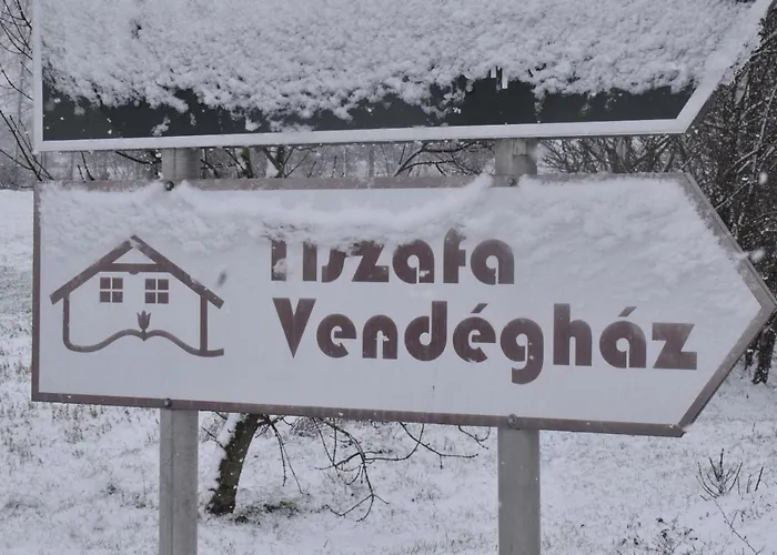 Tiszafa Vendeghaz 게스트하우스